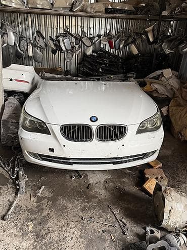 продаю bmw e60: Капот BMW — 2
