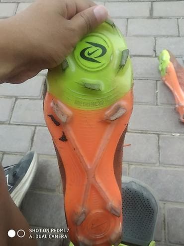 Футбольные бутсы Nike с носком-«гольфом» (коллекция с шнуровкой — 2