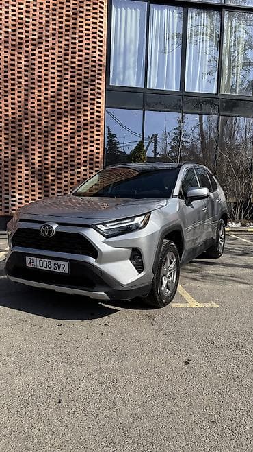 Toyota RAV4: 2022 г., Автомат, Бензин, Кроссовер