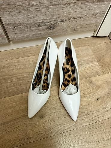 leopard 5: Срочно Продаю НОВЫЕ Лодочки-туфли на шпильке, глянцевая лаковая кожа — 1