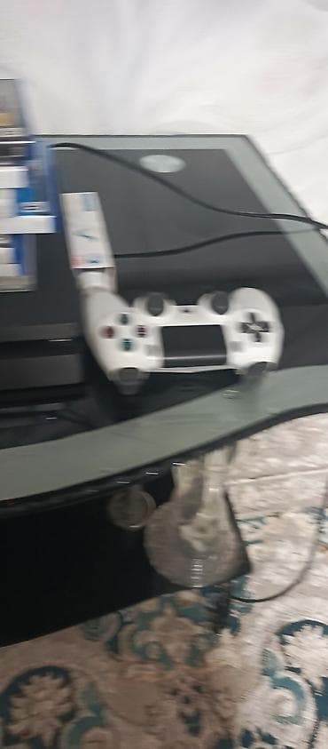fmcb ps2: PlayStation 4 (Slim) + 2 геймпада + набор игр Комплектация: - Консоль — 4