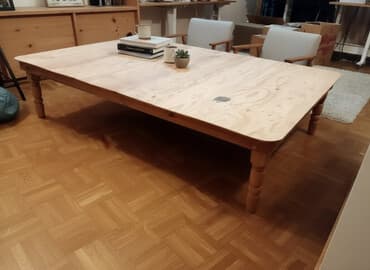 Низкий деревянный стол-платформа. - Материал: массив дерева at lalafo.kg Низкий деревянный стол-платформа. - Материал: массив дерева