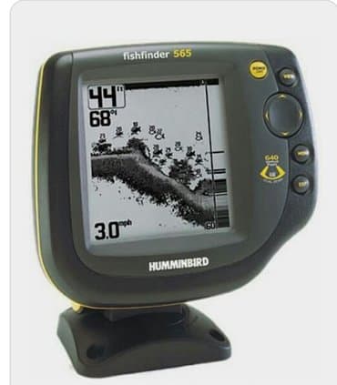 прикормочный кораблик с эхолотом и gps: Продаю эхолот!!!!! В наличии только эхолот без зарядного устройства!!! — 1