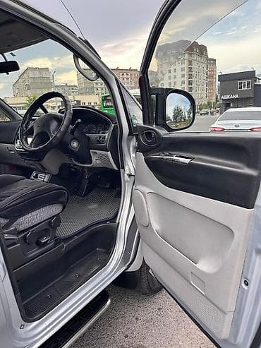 Mitsubishi Space Gear: 2002 г., 3 л, Автомат, Бензин, Минивэн — 3