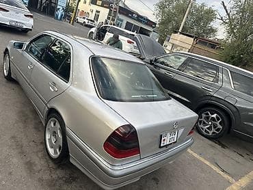 коврик мерседес: Mercedes-Benz С -класс W202 (седан), интерьер - Просторный салон с — 9