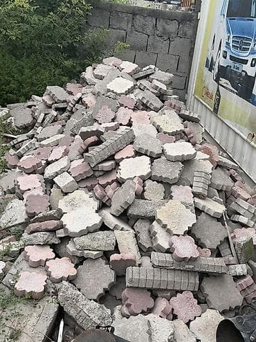 сломанные кафели: Б/у брусчатка 1 зил 12000 сом — 1