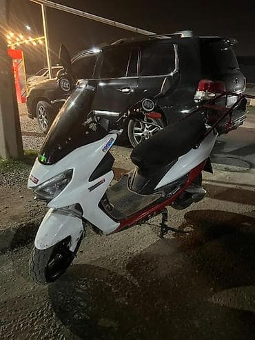 Скутеры: Тип скутера 150 куб. см, Бензин, Б/у — 1