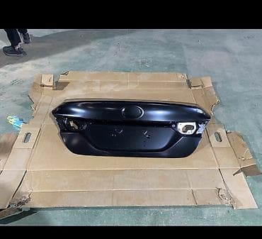 Крышка багажника Toyota, 2020 г., Оригинал at lalafo.kg Крышка багажника Toyota, 2020 г., Оригинал