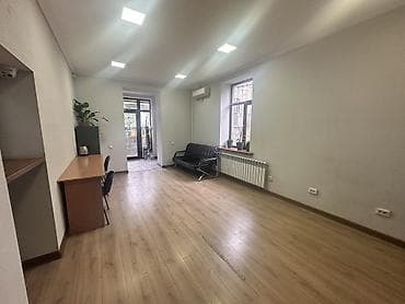 офисы бишкек: Сдаю часть помещения под офис, примерно 20 кв м. По центральной дороге — 5