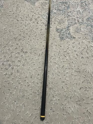 Бильярдный кий (цельный) - Материал: дерево с чёрным лаковым at lalafo.kg Бильярдный кий (цельный) - Материал: дерево с чёрным лаковым