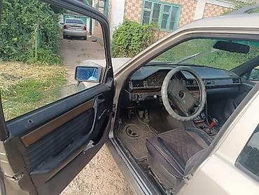 вито 2 8: Mercedes-Benz W124: 1990 г., Автомат, Бензин, Универсал — 9