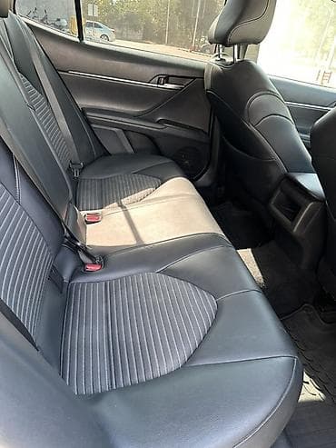 Toyota Camry: 2021 г., 2.5 л, Вариатор, Гибрид, Седан — 7