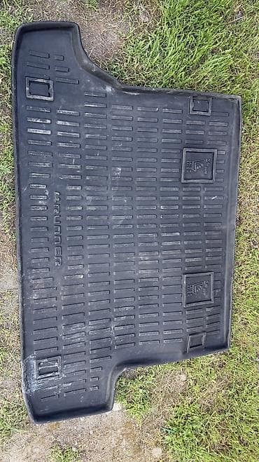 Аксессуарлар жана тюнинг: Жалпак Eva Төшөмөлдөр Салон үчүн Toyota, түсү - Кара, Колдонулган, Өзү алып кетүү — 2