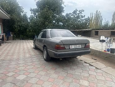 зеркало 30: Mercedes-Benz W124: 1988 г., Седан — 2