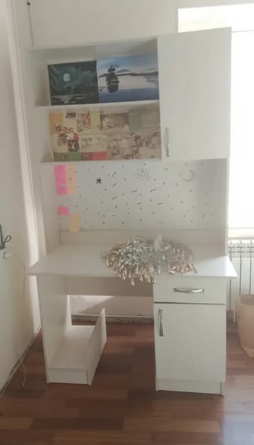 старинный шкаф для одежды: Шкаф купе состояние хорошее б/у,компьютерный стол тоже хорошее — 1