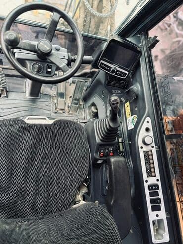 полировычный машынка: Экскаватор, Hyundai, 2017 г., Колесный — 4