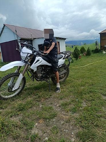 Мототехника: эндуро/двухподвесный дорожный мотоцикл класса dual-sport at lalafo.kg Мототехника: эндуро/двухподвесный дорожный мотоцикл класса dual-sport