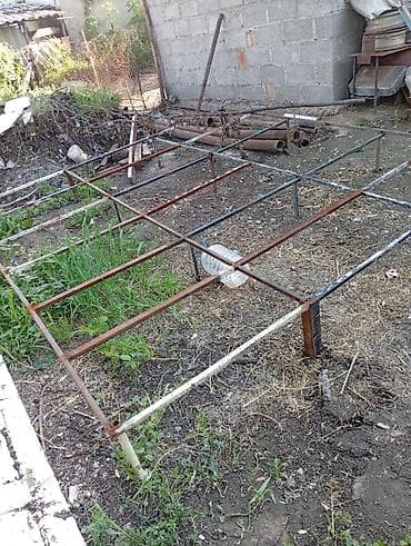 Металлический каркас для сена прямоугольной формы. Описание: - — 1