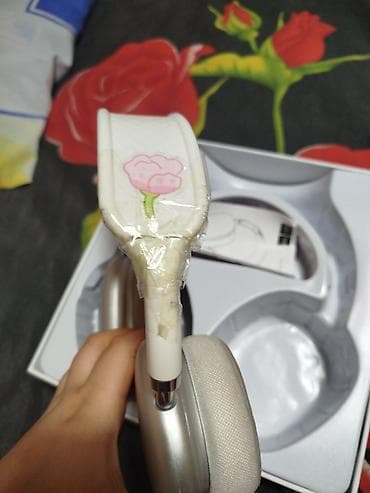 наушники игровые беспроводные: Беспроводные накладные наушники (серебристо-белые) Сломана одна — 2