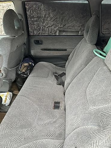 водный катер: Mitsubishi Space Wagon: 2000 г., 2.4 л, Автомат, Бензин, Минивэн — 2