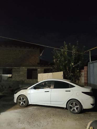 Hyundai Solaris: 2011 г., Бензин, Седан — 2