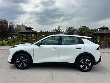geely galaxy e5: Changan Qiyuan Q05: 2026 г., 0.1 л, Автомат, Электромобиль, Кроссовер — 3
