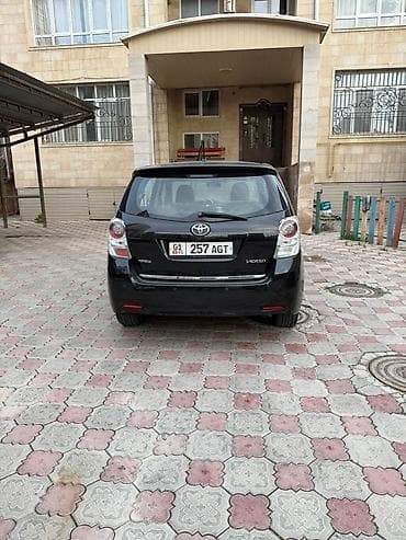 продаю тайота карола версо: Toyota Verso: 2012 г., 2 л, Механика, Дизель, Минивэн — 3
