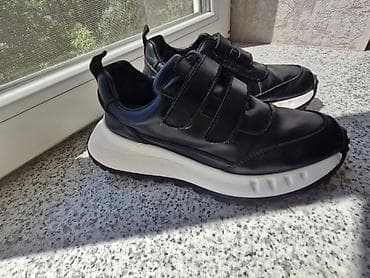 nike react: Кожаные кроссовки 
размер 37, маломерят .
26 см
в хорошем состоянии — 1