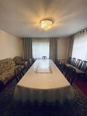 Продаю 1,5 - этажный дом, 6 комнат. Площадь - 145 кв.м. участок -