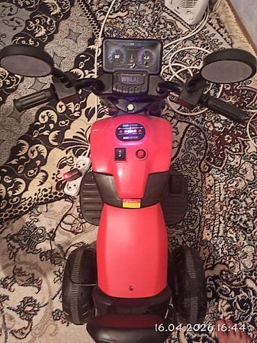 электронные машинки: Детский электрокар, Б/у — 2