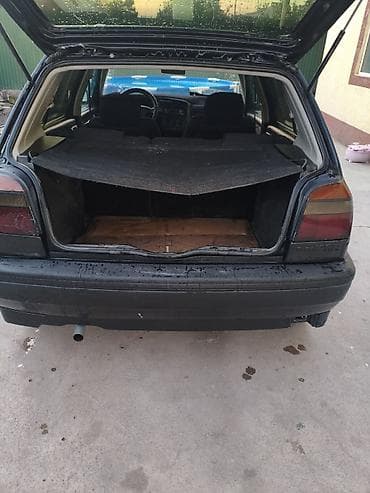 Volkswagen Golf: 1993 г., 1.8 л, Механика, Бензин, Хэтчбэк — 3