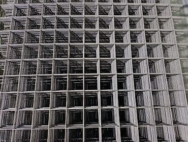 Сварная металлическая сетка Описание: - Жесткие карты из стальных