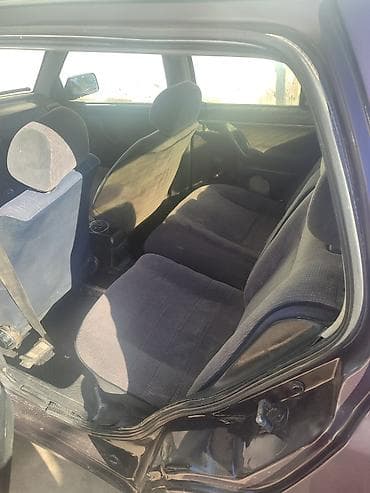 Унаа сатуу: Volkswagen Vento: 1993 г., 1.8 л, Кол менен иштөөчү, Бензин, Седан — 5
