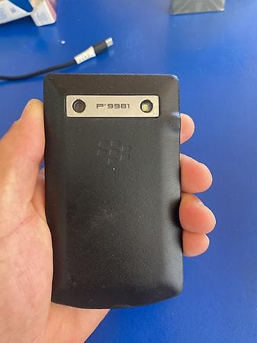 телефон бву: ''Blackberry''P’9981смартфон Б/У 
Хорошем в состояние — 4
