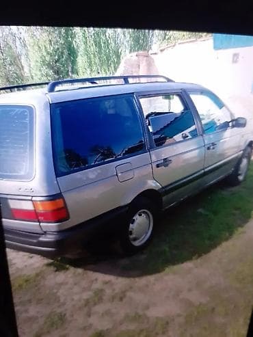 Volkswagen Passat: 1991 г., 1.8 л, Механика, Бензин, Универсал