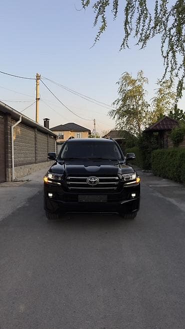 средний низкий: Toyota Land Cruiser: 2016 г., 4.6 л, Автомат, Бензин, Внедорожник — 2