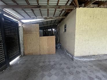 продаю дом васток 5: Дом с 5 комнатами, 8 соток участком и двором. Дом кирпичный. Близко к — 6