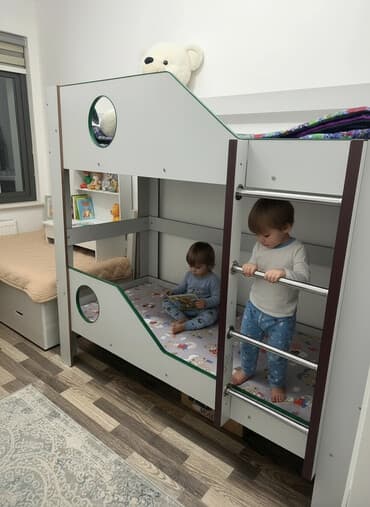 2 этажный кровать: Детская двухъярусная кровать - Конструкция: два спальных места одно — 1