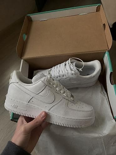 Мужские кроссовки, 41, Nike, Новый, цвет - Белый, Самовывоз at lalafo.kg Мужские кроссовки, 41, Nike, Новый, цвет - Белый, Самовывоз