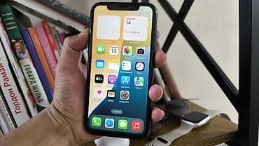 IPhone Xr, Б/у, 64 ГБ, Черный, Защитное стекло, Чехол, 74 %