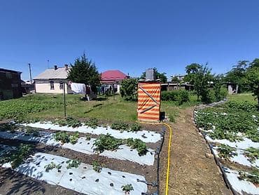 сдаю дом с последующим выкупом: Дом с участком. - Отдельный одноэтажный дом с двускатной крышей; — 1