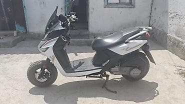 suzuki shift: Скутер 50–80 см³ (карбюраторный, вариатор). Городско‑эндурный дизайн с — 2