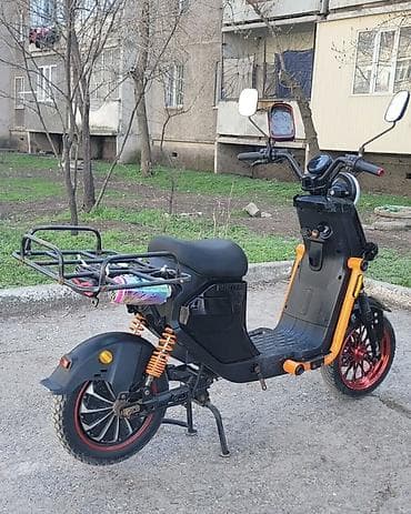 педаль с мотором: Электроскутер городского типа - Электропривод без педалей, привод на — 3