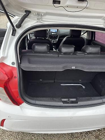 lada 2105: Chevrolet Spark: 2016 г., 1 л, Автомат, Бензин, Хэтчбэк — 6