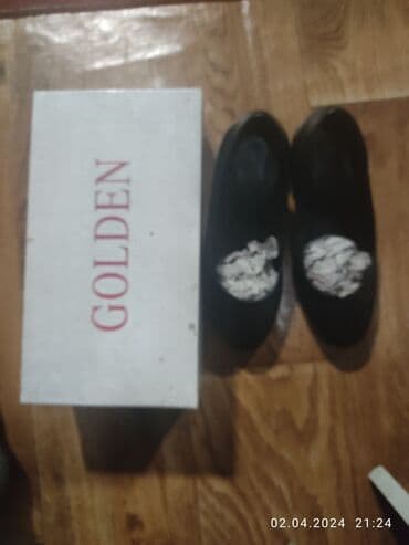 Женская обувь. 33 размер