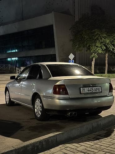 Audi A4: 1995 г., 2 л, Механика, Бензин, Седан — 7