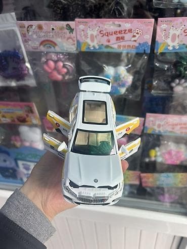 third edition solution: Игрушечная машинка «Яндекс Такси» (металлическая инерционная модель) — 3