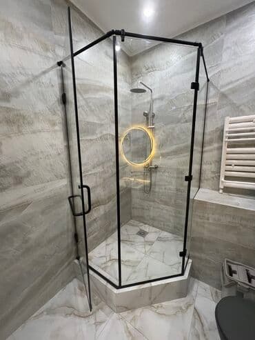бу душ кабинка: Стеклянная душeвая кабина-перегородка в черном металло-профиле. - — 2