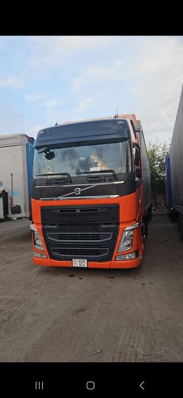 купить грузовой автомобиль с манипулятором бу: Тягач, Volvo, Шторный — 1