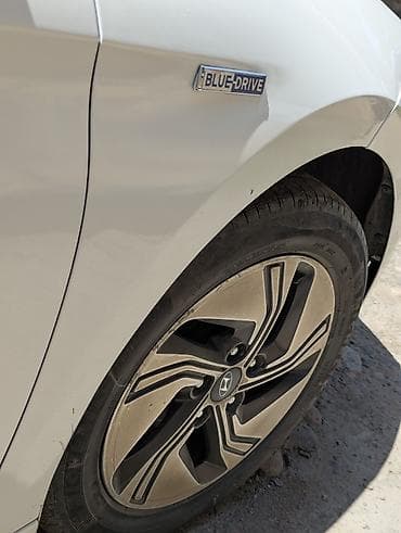 byd e2 2023: Hyundai Elantra: 2020 г., 1.6 л, Автомат, Гибрид, Седан — 5